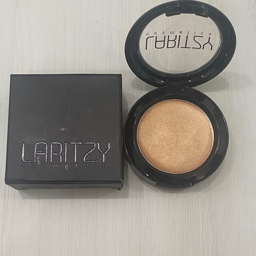 New Laritzy Cosmetics Golden Glow Highlighter virtue